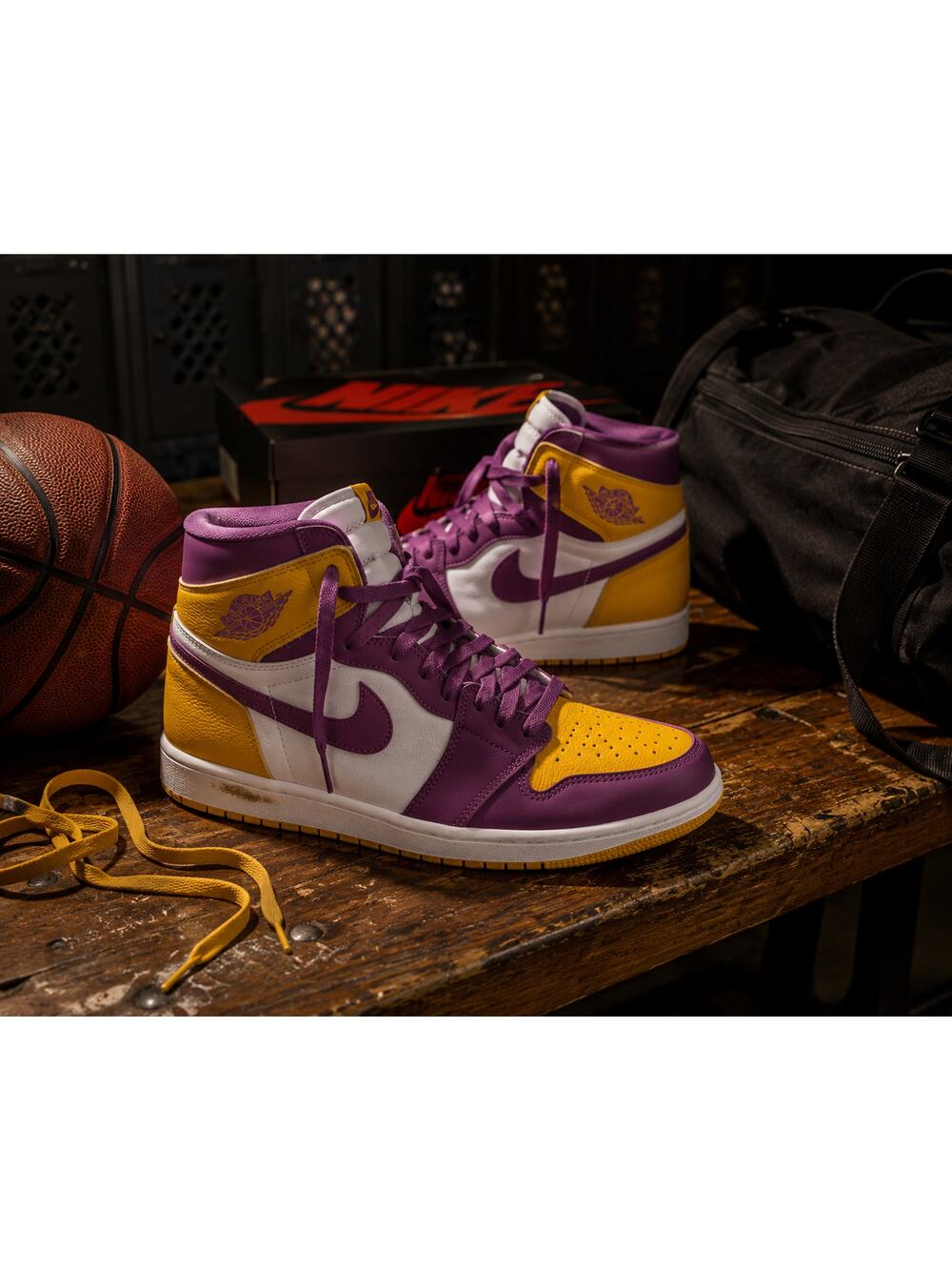 Nike Air Jordan 1 Retro High OG University Gold Bordeaux Size 11
